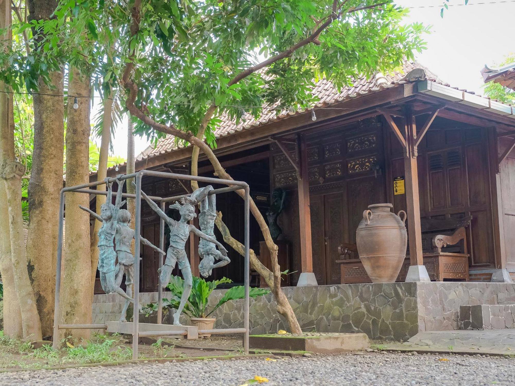Pendhapa Art Space - Pas Limasan Homestay Prawirotaman Exterior photo
